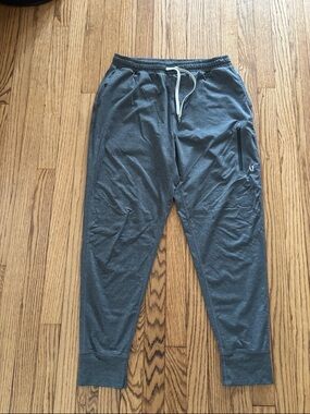 Vuori Men's Sunday Performance Heather Gray Jogger Pants with Drawstring